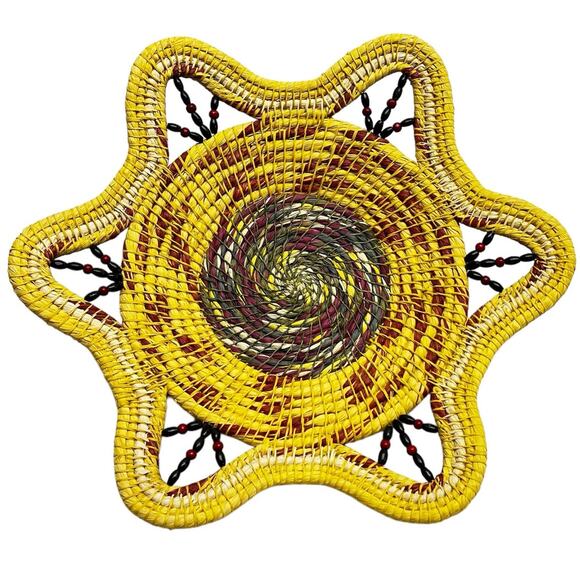 Handmade Chambira Palm Fiber Basket Woven By Artisan From Peruvian Amazon - Picture 1 of 8